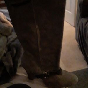 Heeled boots gray suede pull on